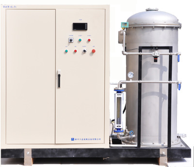 天藍臭氧供應30克水冷式臭氧發生器，人機操作界面操控，方便簡單