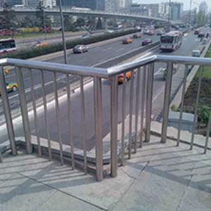 不銹鋼河道大橋隔離橋梁護欄 不銹鋼復合管護欄