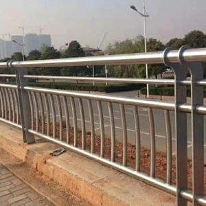 訂制不銹鋼復合管護欄 橋梁護欄 河道護欄 天橋防護護欄廠家 不銹鋼復合管護欄