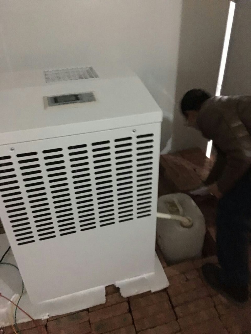 武漢耐低溫除濕機，醫(yī)用陰涼庫低溫抽濕機