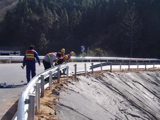 山東冠縣潤浩護欄板專業施工：波形護欄板的安裝過程