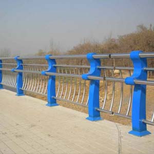 不銹鋼復(fù)合管護(hù)欄 景觀不銹鋼復(fù)合管護(hù)欄 復(fù)合緊密好焊接 不銹鋼復(fù)合管護(hù)欄