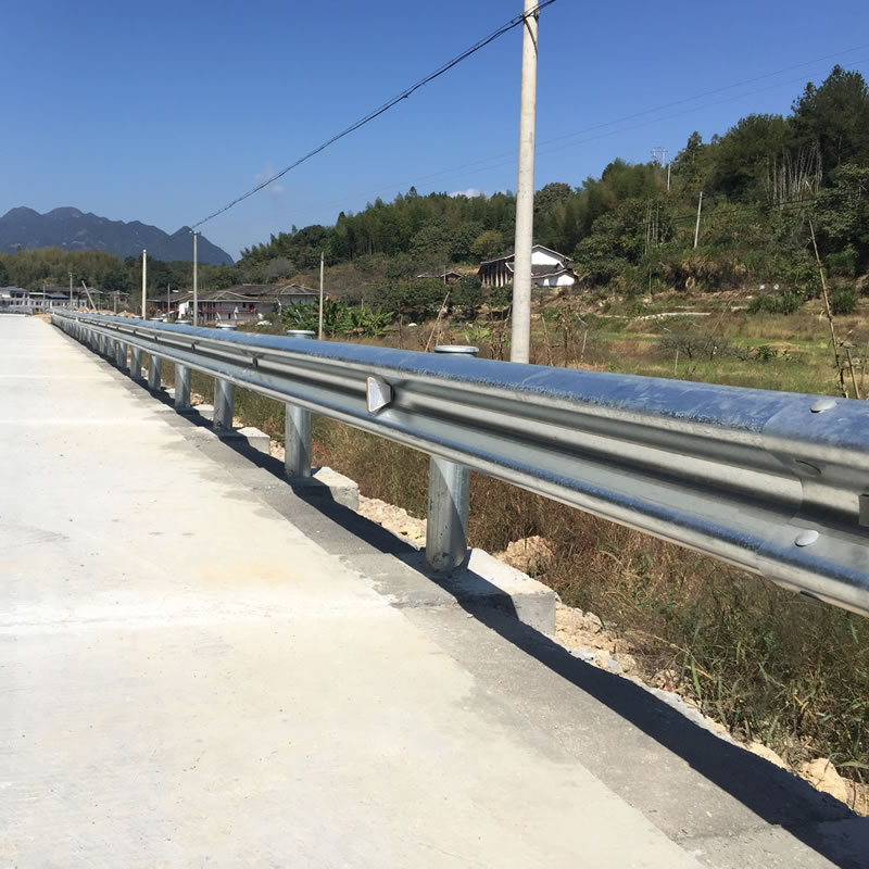 福建三明公路波形護欄 鄉村道路波形護欄安裝