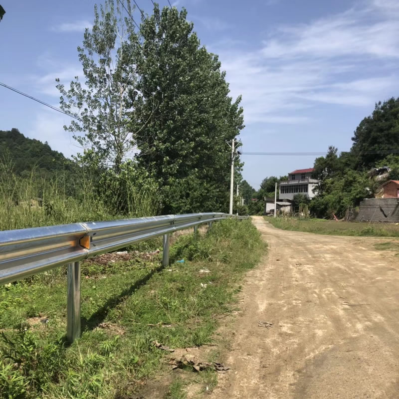 江西南昌波形護欄 雙波護欄噴塑立柱 防阻塊 柱帽現貨
