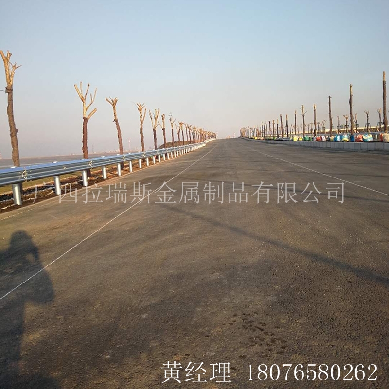 海南高速公路護欄 波形護欄廠家今日直銷價格