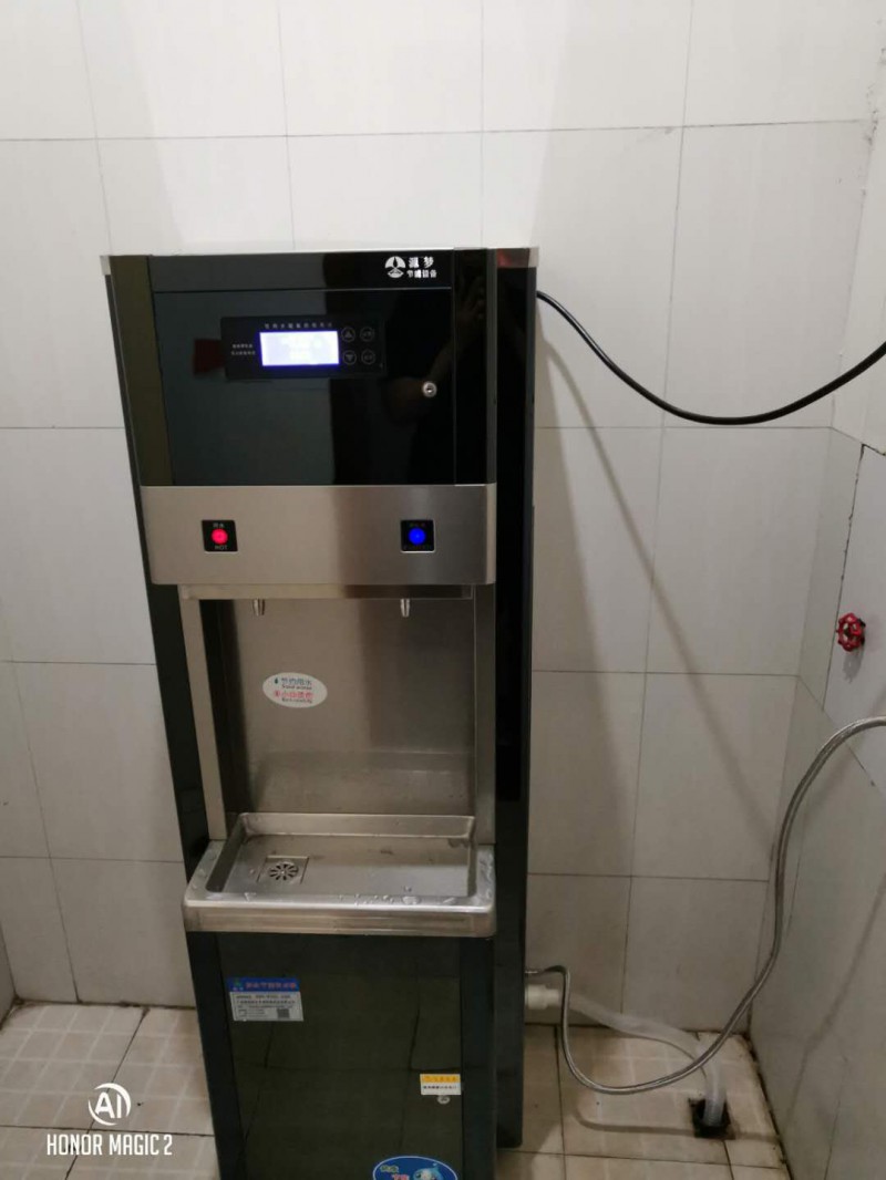 諾潔開水器 飲水機整機微電腦控制，步進式加熱，出水即為開水整體發泡設計隔熱隔溫