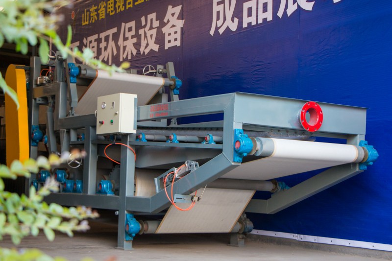 帶式壓濾機，帶式壓濾機廠家，天源環保專業制作泥沙壓濾機，泥沙脫水機，值得信賴