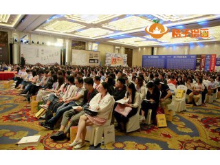 加盟青島桔子橙堡少兒美術培訓學校