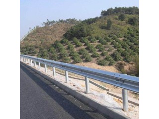 江西九江永修縣波形梁護欄板生產廠家價格A-4E