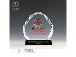 天津消防紀(jì)念品 消防隊(duì)消防員退伍紀(jì)念品定做 水晶廠家直銷