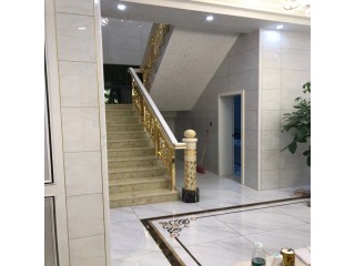 武漢K金銅樓梯扶手搭配別墅創意的感覺