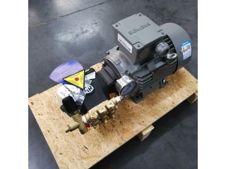 3KW+RC11.17C高柱塞泵 意大利進口泵 加濕噴霧 高壓清洗 造霧機泵組